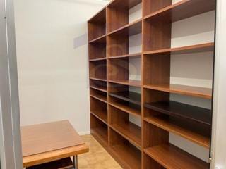 Ufficio in Affitto a Fontanafredda, 800€, 80 m²