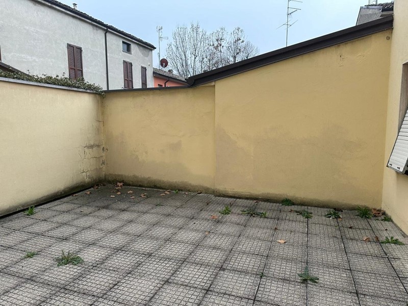 Ufficio in Affitto a Fiorenzuola d'Arda, 450€, 80 m²