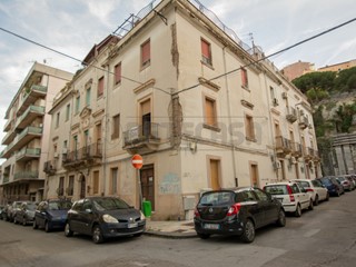 Bilocale in Vendita a Messina, 80'000€, 92 m²