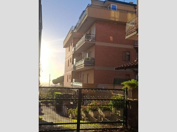 Trilocale in Affitto a Albano Laziale, zona centro, 700€, 80 m², arredato
