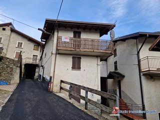 Casa Semi Indipendente in Vendita a Saviore dell'Adamello, 55'000€, 88 m²