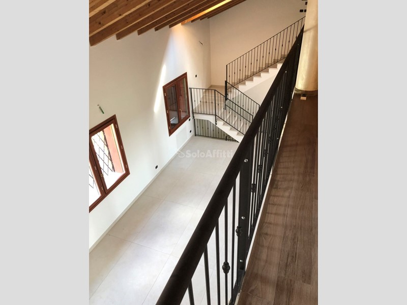Appartamento in Affitto a Castelfranco Emilia, 2'000&euro;, 230 m²