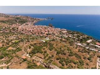 Terreno industriale in Vendita a Aci Castello, 1'080'000€, 34600 m²