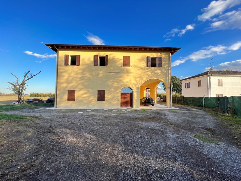 Casa Indipendente in Vendita a Crevalcore, 250'000€, 500 m²