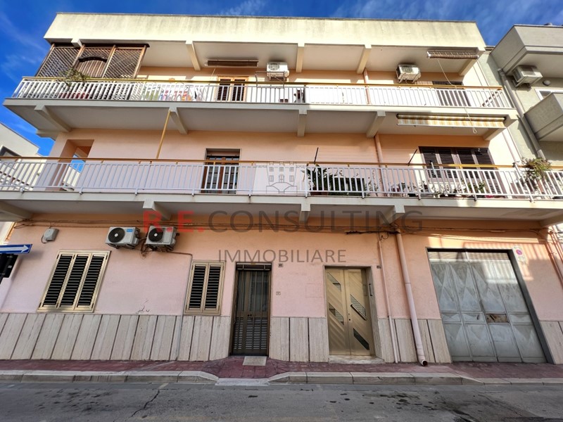 Appartamento in Vendita a Grottaglie, 150'000€, 139 m²