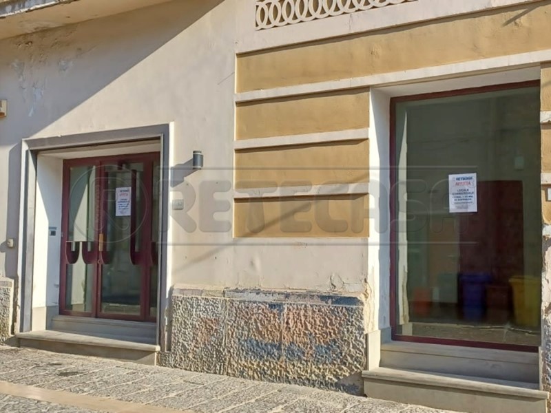 Attività commerciale in Vendita a Marcianise, 230'000€, 138 m²