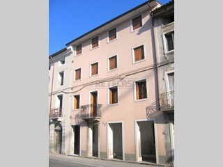 Ufficio in Affitto a Valdagno, zona MAGLIO DI SOPRA, 350€, 102 m²