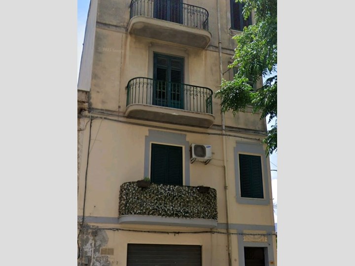 Appartamento in Vendita a Palermo, zona Calatafimi, 95'000€, 90 m²