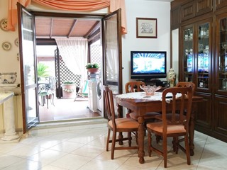 Trilocale in Vendita a Carrara, 220'000€, 70 m², con Box