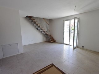 Appartamento in Vendita a Santo Stefano di Magra, 210'000€, 