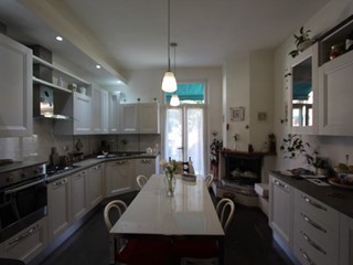 Casa Indipendente in Vendita a La Spezia, zona Migliarina a Monte, 320'000&euro;, 90 m², con Box