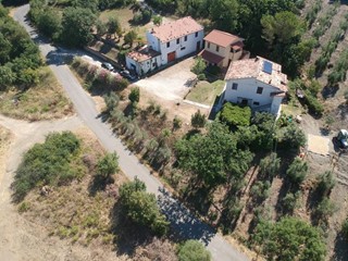 Casale in Vendita a Semproniano, 600'000€, 350 m², arredato