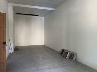 Magazzino in Affitto a Massa, 300€, 40 m²