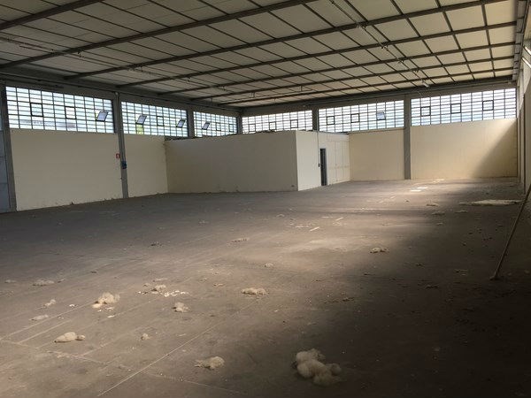 Capannone in Affitto a Porcari, 2'700€, 550 m²