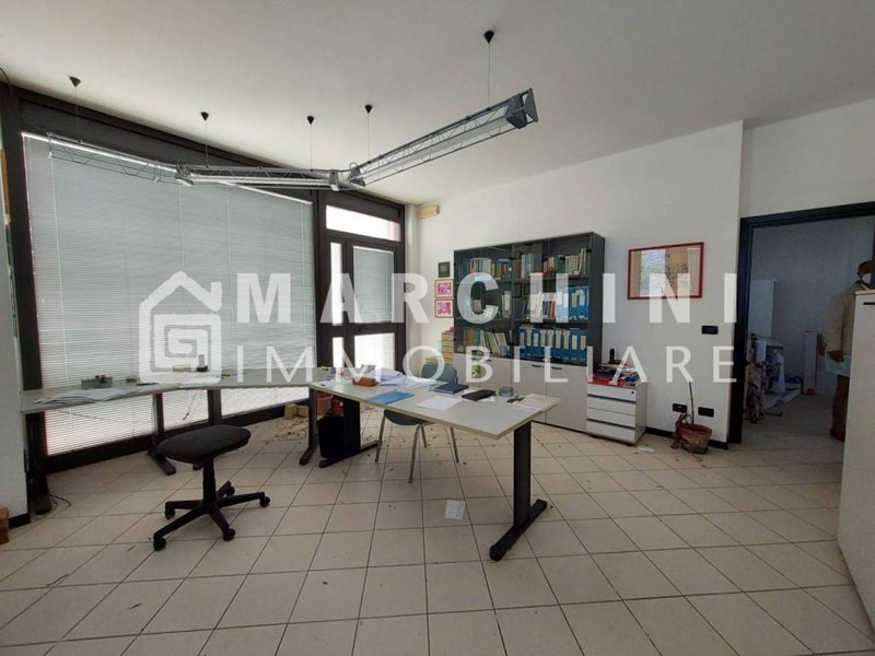 Ufficio in Vendita a Lucca, zona Sant'Anna, 425'000€, 183 m²
