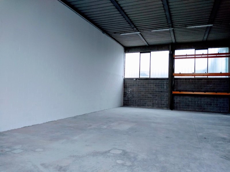 Capannone in Vendita a Peccioli, 250'000€, 435 m²