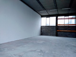 Capannone in Vendita a Peccioli, 250'000€, 435 m²