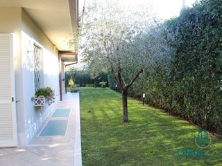 Villa in Affitto a Forte dei Marmi, 240 m², arredato