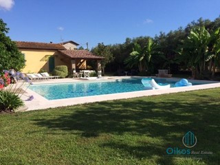 Villa in Affitto a Pietrasanta, 230 m², arredato