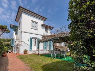 Appartamento in Affitto a Forte dei Marmi, 16'000€, 60 m², arredato