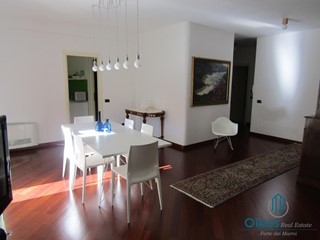Appartamento in Affitto a Forte dei Marmi, 50'000€, 200 m², arredato