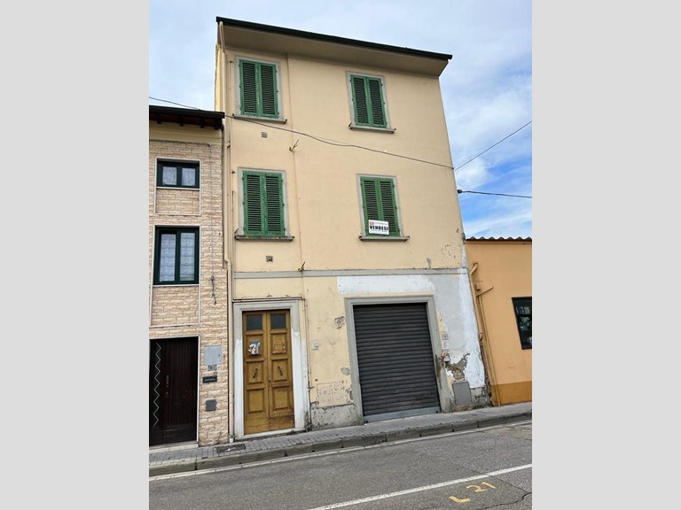 Casa Indipendente in Vendita a Santa Croce sull'Arno, 105'000€, 140 m²