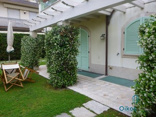 Villa bifamiliare in Vendita a Forte dei Marmi, 970'000€, 180 m², arredato