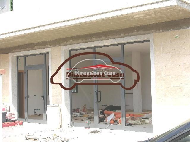 Immobile commerciale in Vendita a Altopascio, zona Chimenti, 90'000€, 70 m²