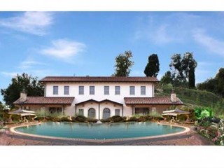 Casale in Vendita a Pozzolengo, 400 m², arredato, con Box