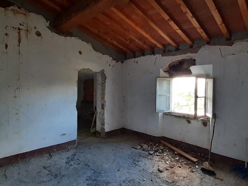 Appartamento in Vendita a Guardistallo, 240'000€, 220 m²