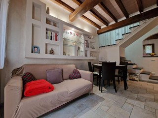 Casa Indipendente in Vendita a Montignoso, zona Capanne, 200'000€, 90 m², arredato