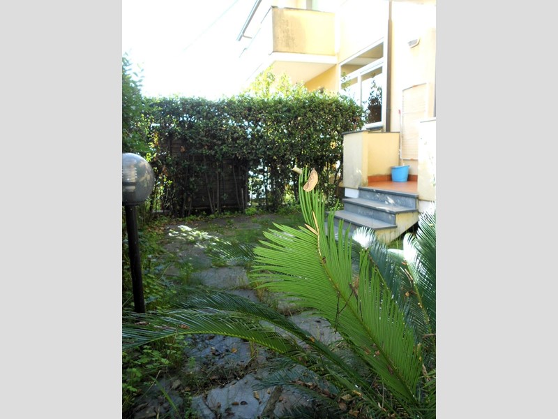 Appartamento in Vendita a Massa, zona Marina di Massa, 240'000€, 75 m², arredato