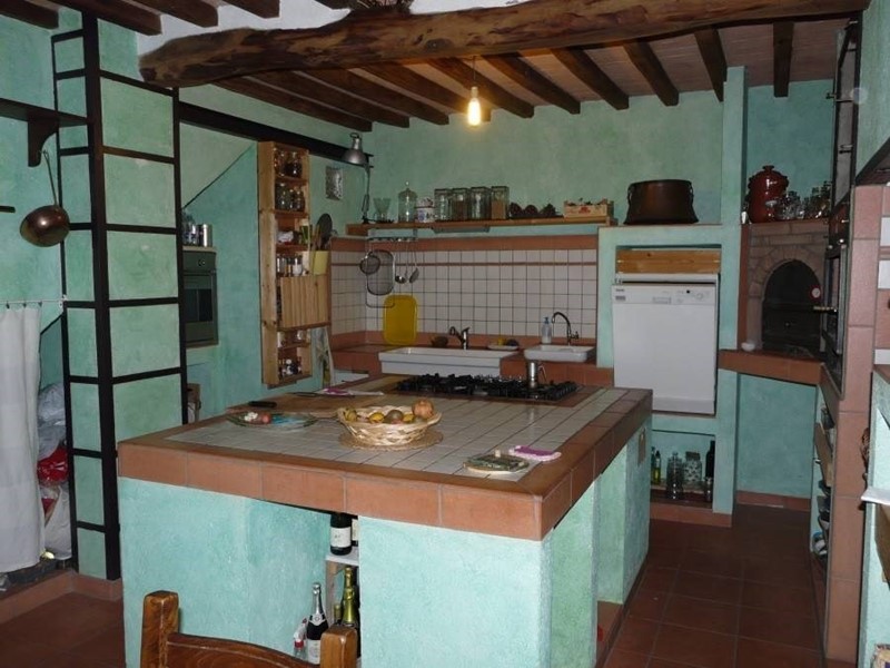 Casa Semi Indipendente in Vendita a Sovicille, zona San Rocco a Pilli, 330'000€, 150 m²