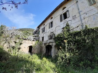 Villa in Vendita a San Giuliano Terme, zona Asciano, 1'050'000€, 565 m²