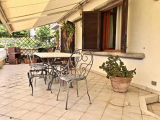 Appartamento in Vendita a Massa, 330'000€, 120 m², arredato