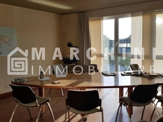 Capannone in Vendita a Lucca, 990'000€, 1400 m²