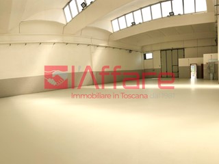 Capannone in Affitto a Montecatini Terme, 1'900€, 400 m²