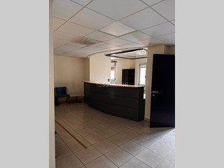 Ufficio in Affitto a Pescara, zona Viale Riviera, 3'000€, 240 m²