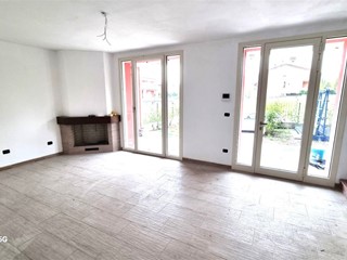 Casa Indipendente in Vendita a Parma, 340'000€, 180 m², con Box