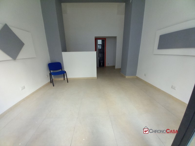 Negozio in Affitto a Messina, 350€, 32 m²