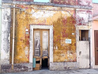 Appartamento in Vendita a San Donaci, zona Via Giusti 46, 35'000€, 110 m²