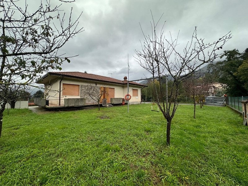Casa Indipendente in Vendita a Camaiore, 390'000&euro;, 140 m²