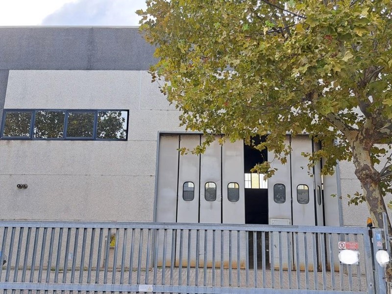 Capannone in Vendita a Rosignano Marittimo, zona Rosignano Solvay, 750'000€, 1750 m²