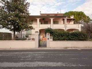 Casa Semi Indipendente in Vendita a Peccioli, 295'000€, 185 m², con Box