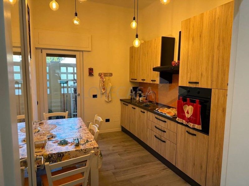 Quadrilocale in Vendita a Carrara, zona Marina Di Carrara, 275'000€, 105 m², arredato