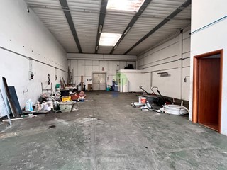 Immobile commerciale in Affitto a Livorno, zona Scopaia, 1'600€, 240 m²