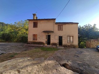 Rustico in Vendita a Val Liona, 30'000€, 92 m²