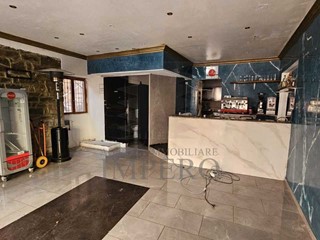 Attività commerciale in Vendita a Ventimiglia, zona Centro, 160'000€, 60 m²