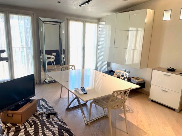 Bilocale in Affitto a Milano, zona REPUBBLICA, 2'000€, 61 m², arredato