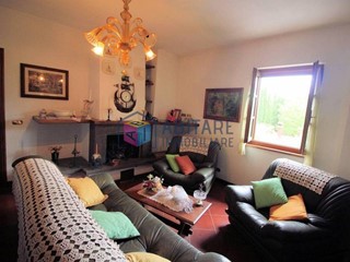 Casale in Vendita a Terricciola, 550'000€, 280 m², arredato